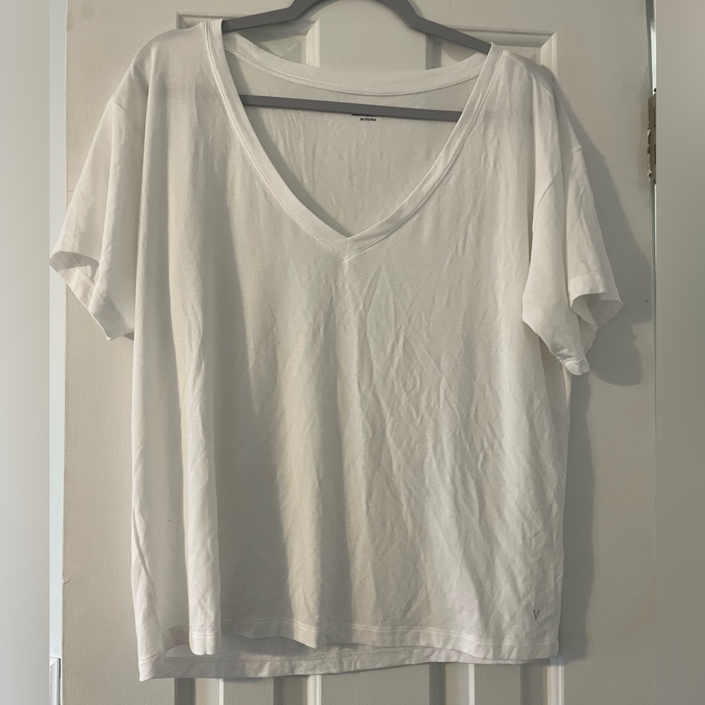 Victoria’s Secret white v neck shirt
